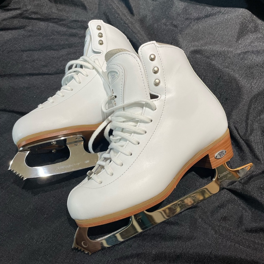 Riedell Ice Skates youth 3.5w NEW
